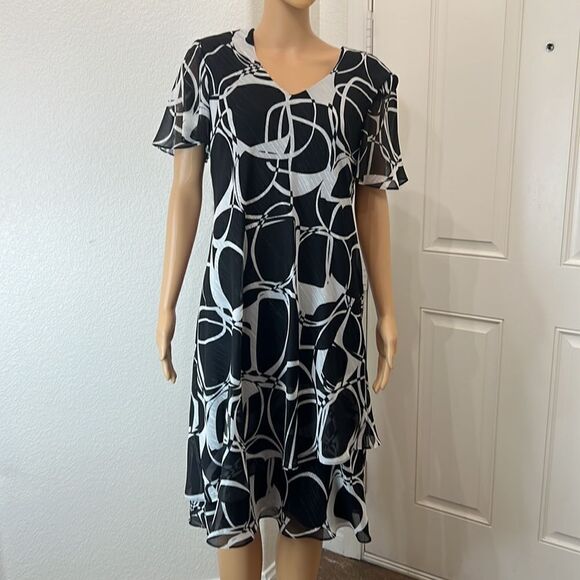 R&M Richard’s Dress Size 14 V Neck Short Sleeve Lined Midi Black Silver Metallic - Picture 2 of 10